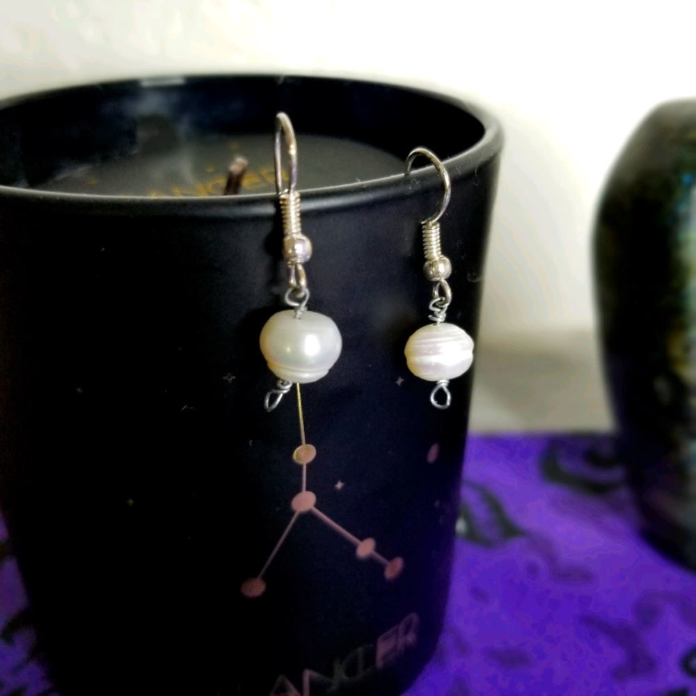 Ringed Baroque Pearl earrings